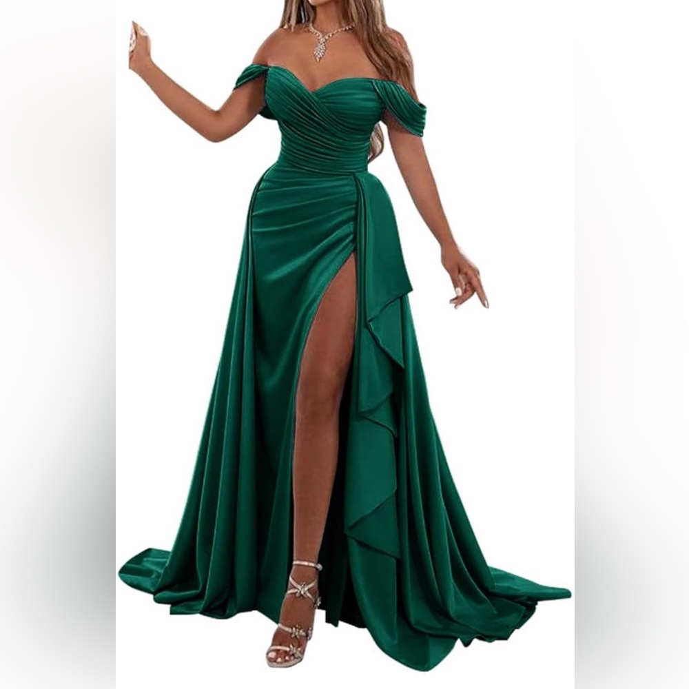 Elegant Green Off-Shoulder Evening Gown